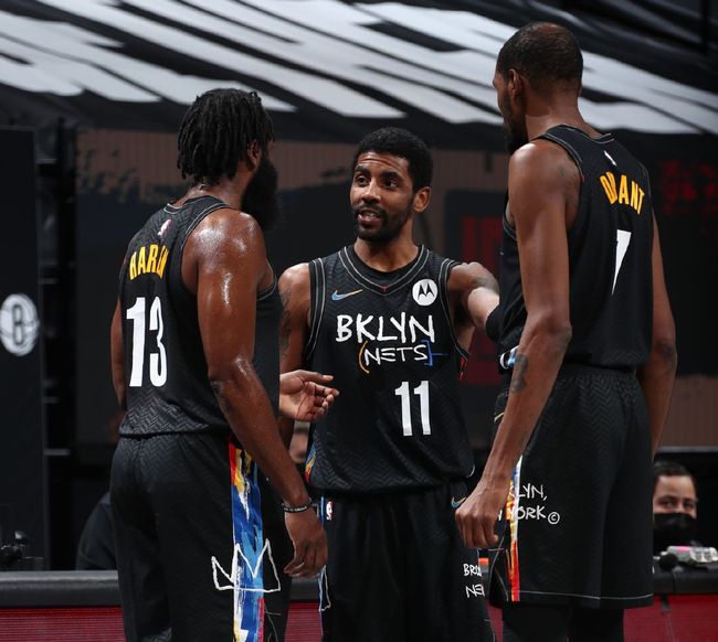 利物浦欧冠客战国米19人名单：萨拉赫无缘 基耶萨因病缺席（欧冠利物浦客场挑战国米19人名单出炉：萨拉赫落选，基耶萨因病缺阵）